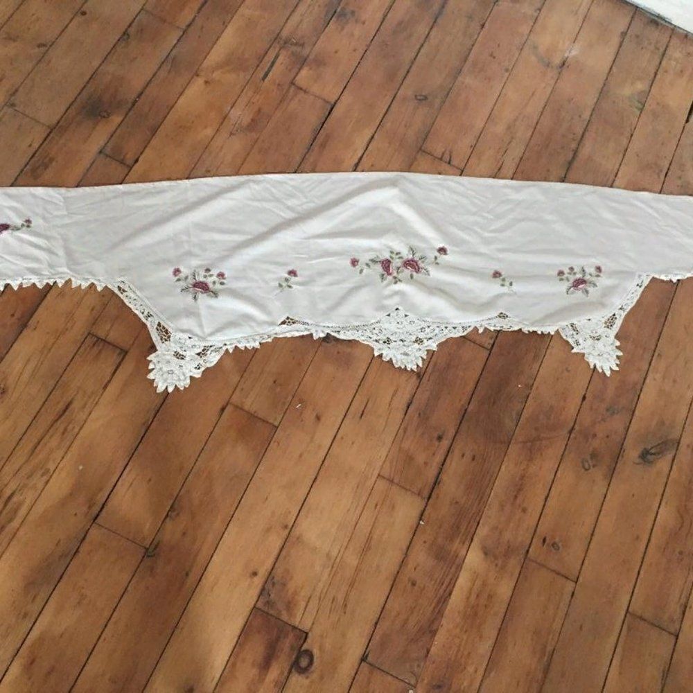 Curtain Valance Vintage White Cotton Floral 19x84
